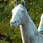 Reiterstandbild “Amazone zu Pferd” von Louis Tuaillon im Großen Tiergarten in Berlin, Zustand: Oktober 2015.