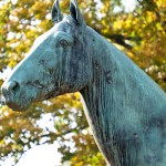 Reiterstandbild “Amazone zu Pferd” von Louis Tuaillon im Großen Tiergarten in Berlin, Zustand: Oktober 2015.