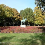 Reiterstandbild “Amazone zu Pferd” von Louis Tuaillon im Großen Tiergarten in Berlin, Zustand: Oktober 2015.