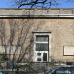 Ehemaliges Atelierhaus von Arno Breker im Käuzchensteig in Berlin-Dahlem von Hans Freese, Ausschnitt der Vorderseite
