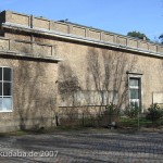 Ehemaliges Atelierhaus von Arno Breker im Käuzchensteig in Berlin-Dahlem von Hans Freese, Ausschnitt der Vorderseite