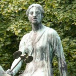 Reiterstandbild “Amazone zu Pferd” von Louis Tuaillon im Großen Tiergarten in Berlin, Detailansicht