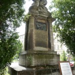 Denkmal Rudolf Virchow auf dem Karlplatz in Berlin-Mitte von Fritz Klimsch, Gesamtansicht
