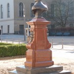 Fasch-Denkmal in Berlin-Mitte von Fritz Schaper, Gesamtansicht