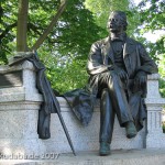 Fontane-Denkmal in Neuruppin von Max Wiese von 1907, Gesamtansicht