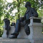 Fontane-Denkmal in Neuruppin von Max Wiese von 1907, Gesamtansicht