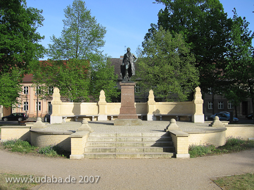 Schinkel Denkmal In Neuruppin 2 25 Kudaba Die Kulturdatenbank