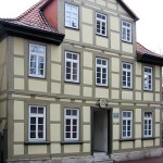 Spätbarockes Fachwerkhaus am Johanniskirchof 3 in Göttingen, erbaut 1785, Hauptfassade