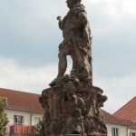 Denkmal des Großen Kurfürsten Friedrich Wilhelm Johann Georg Glume auf dem Schleusenplatz in Rathenow, Detailansicht mit dem großen Kurfürsten, Seitenansicht